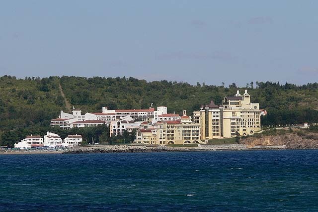 Dyuni Seaside Resort